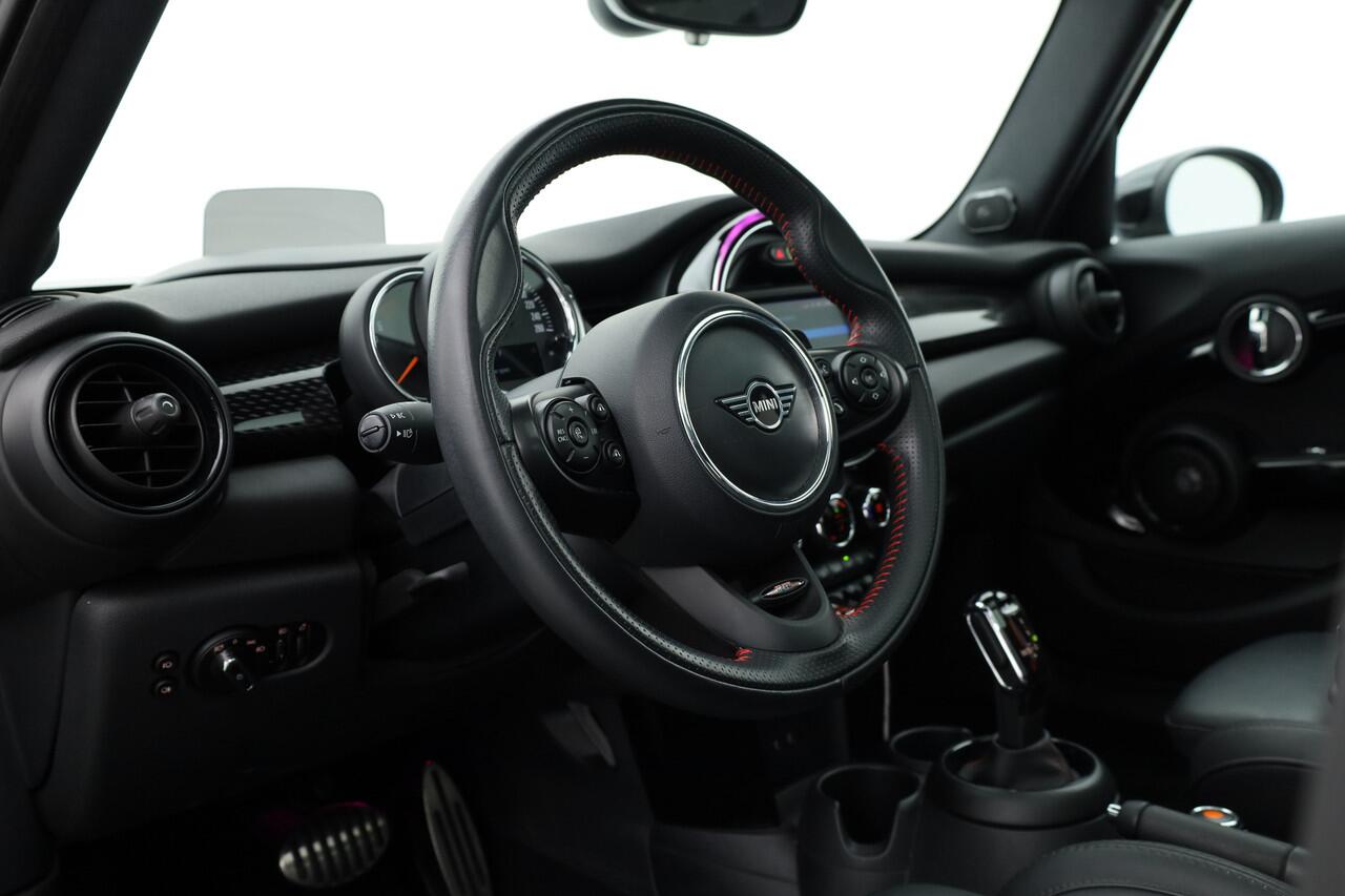 Mini John Cooper Works Mini S Hammersmith (JCW) - Orig. NL | Pano | HUD | Harman Kardon | Adapt. Cruise | Stoelverw. | Leder | PDC | Nav + App.connect | V