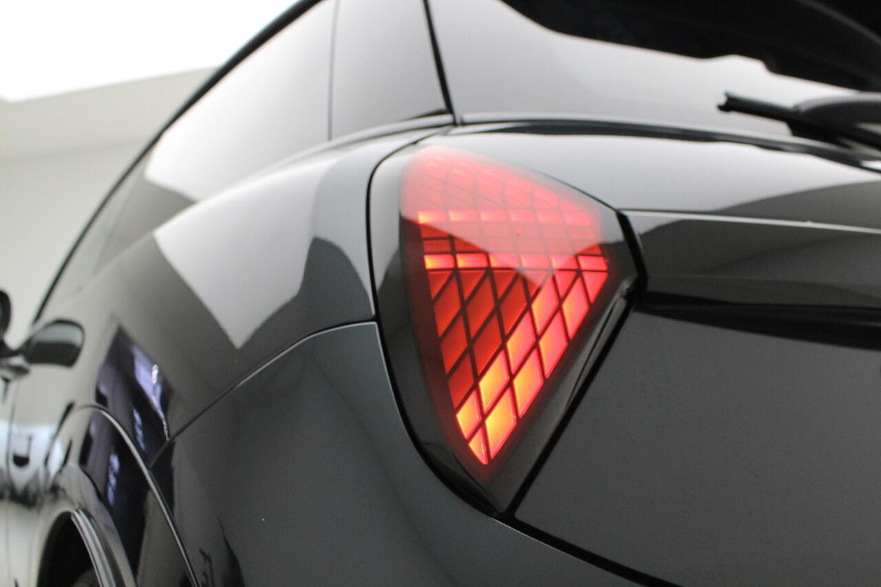 Mini John Cooper Works 3-deurs C Cooper M | 17" | Comfort Acces | Panorama | Stoe/Stuurverwarming | Head-Up