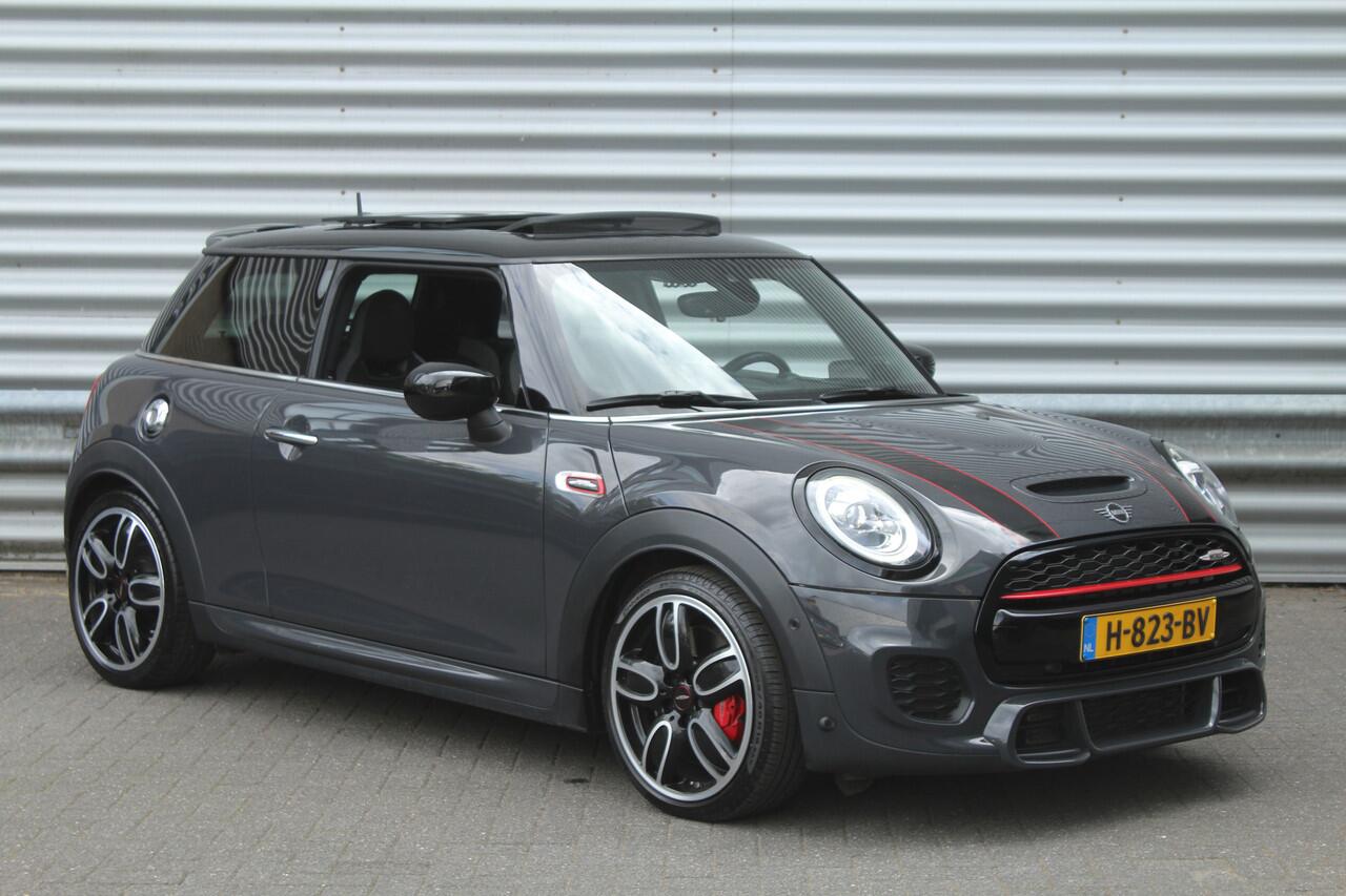 Mini John Cooper Works 2.0 232pk JCW Chili AUTOMAAT NL-Auto NAP 44dkm Panoramadak Clima Cruise Navi Camera HUD LMV
