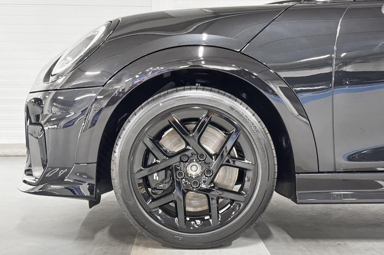 Mini John Cooper Works 5-deurs C Cooper M | John Cooper Works uitvoering | Pakket | 17" JCW Sprint Spoke Black | Opruimingsvoordeel