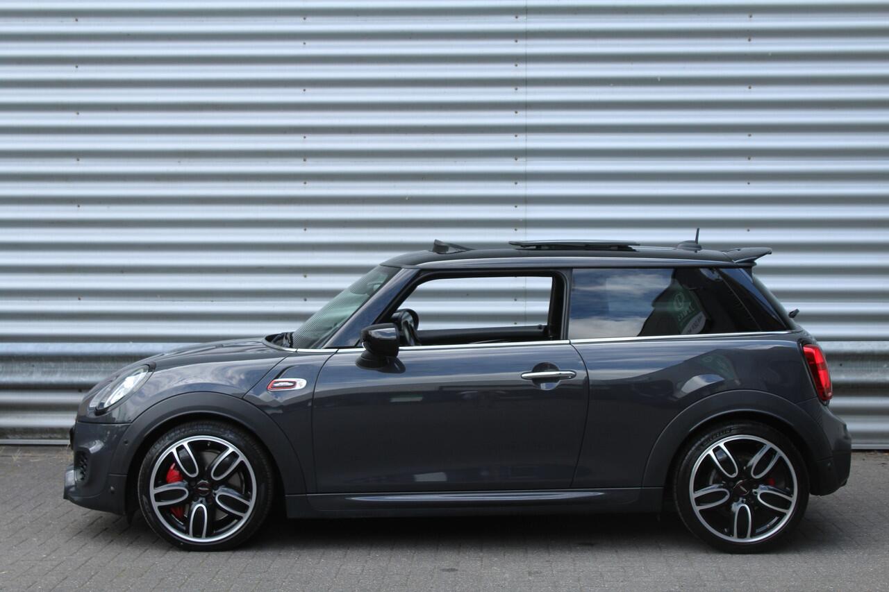 Mini John Cooper Works 2.0 232pk JCW Chili AUTOMAAT NL-Auto NAP 44dkm Panoramadak Clima Cruise Navi Camera HUD LMV