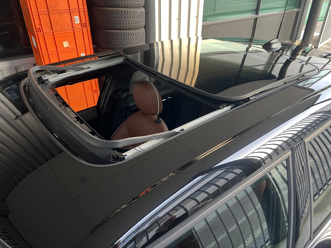 Mini John Cooper Works Mini 1.5 Cooper Pack | AUTOMAAT | LEDER | SCHUIF/KANTELDAK | CARPLAY/ANDROID | NAVI | CRUISE CONTROL | PDC V+A | CLIMATE CONTROL | LMV 18'' | KEYLESS | BLUETOOTH