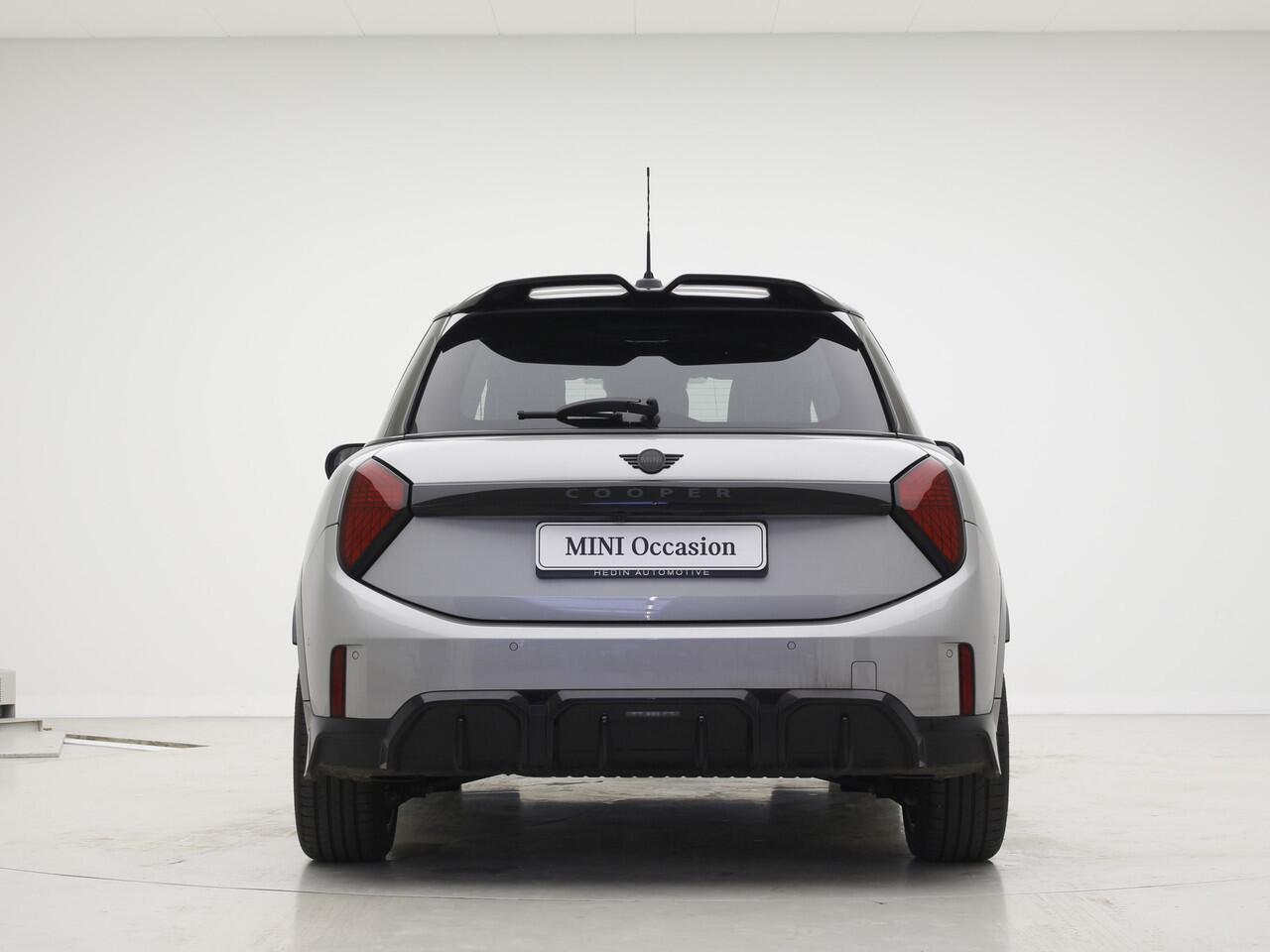 Mini John Cooper Works 5-deurs C Cooper M | 17" | Comfort Acces | Panorama | Head-Up |