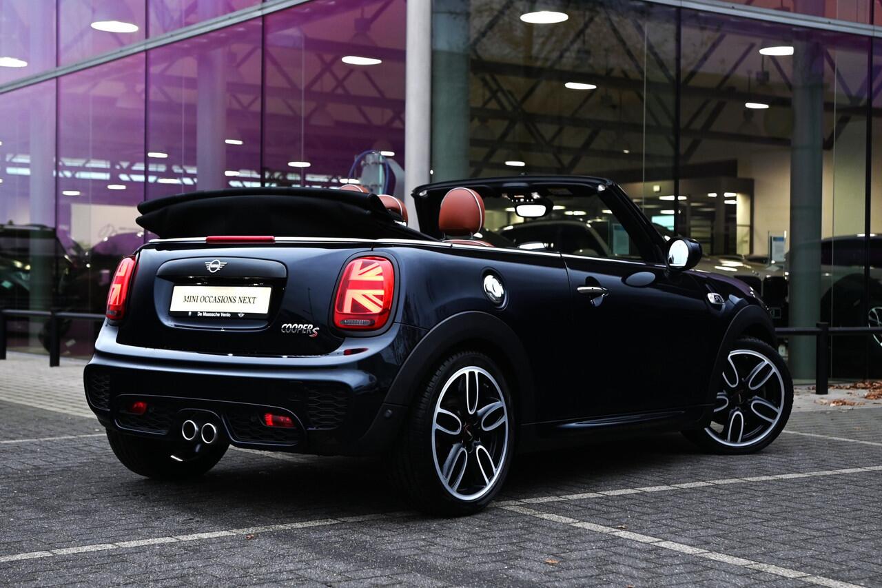 Mini John Cooper Works Cabrio S JCW Automaat / Achteruitrijcamera / Comfort Access / LED / Harman-Kardon / Park Assistant / Stoelverwarming