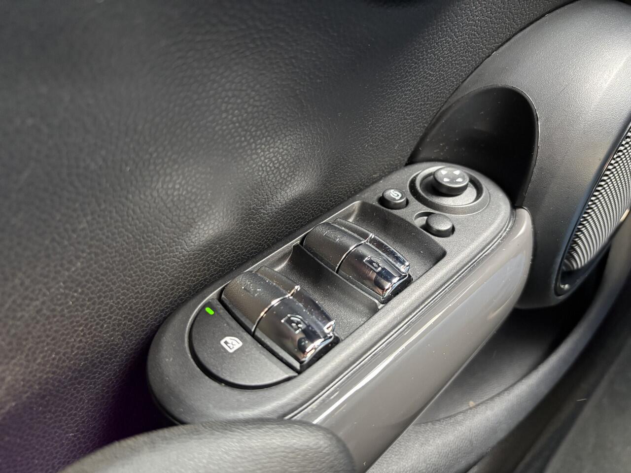 Mini John Cooper Works Mini 1.5 | Cooper | Keyless Entry | Leer | Stoelverw | Voorruitverw |