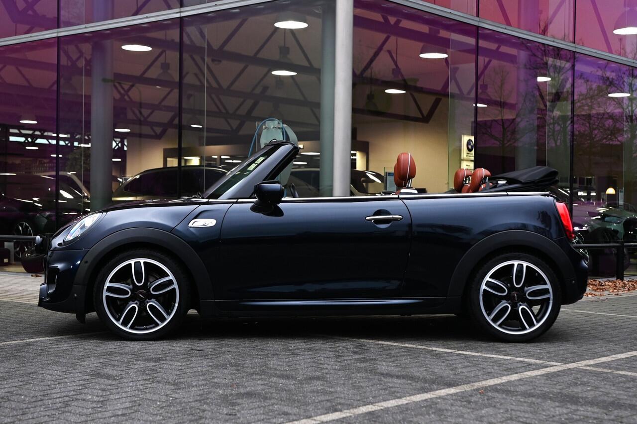 Mini John Cooper Works Cabrio S JCW Automaat / Achteruitrijcamera / Comfort Access / LED / Harman-Kardon / Park Assistant / Stoelverwarming