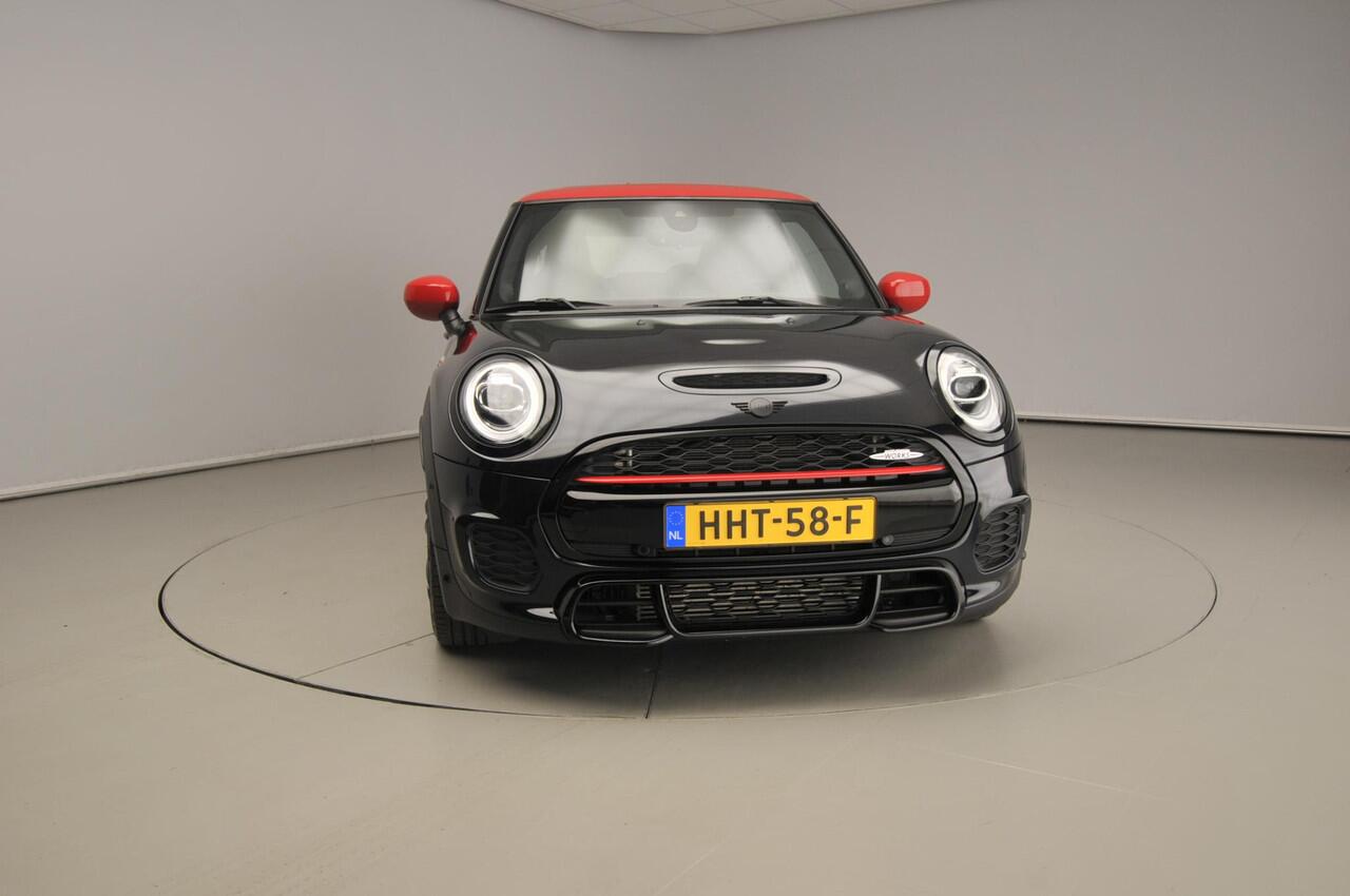 Mini John Cooper Works 3-deurs Panoramadak / Camera / JCW Stoelen / Park assist / Active Cruise / Harman-Kardon / Alu wielen 18 inch