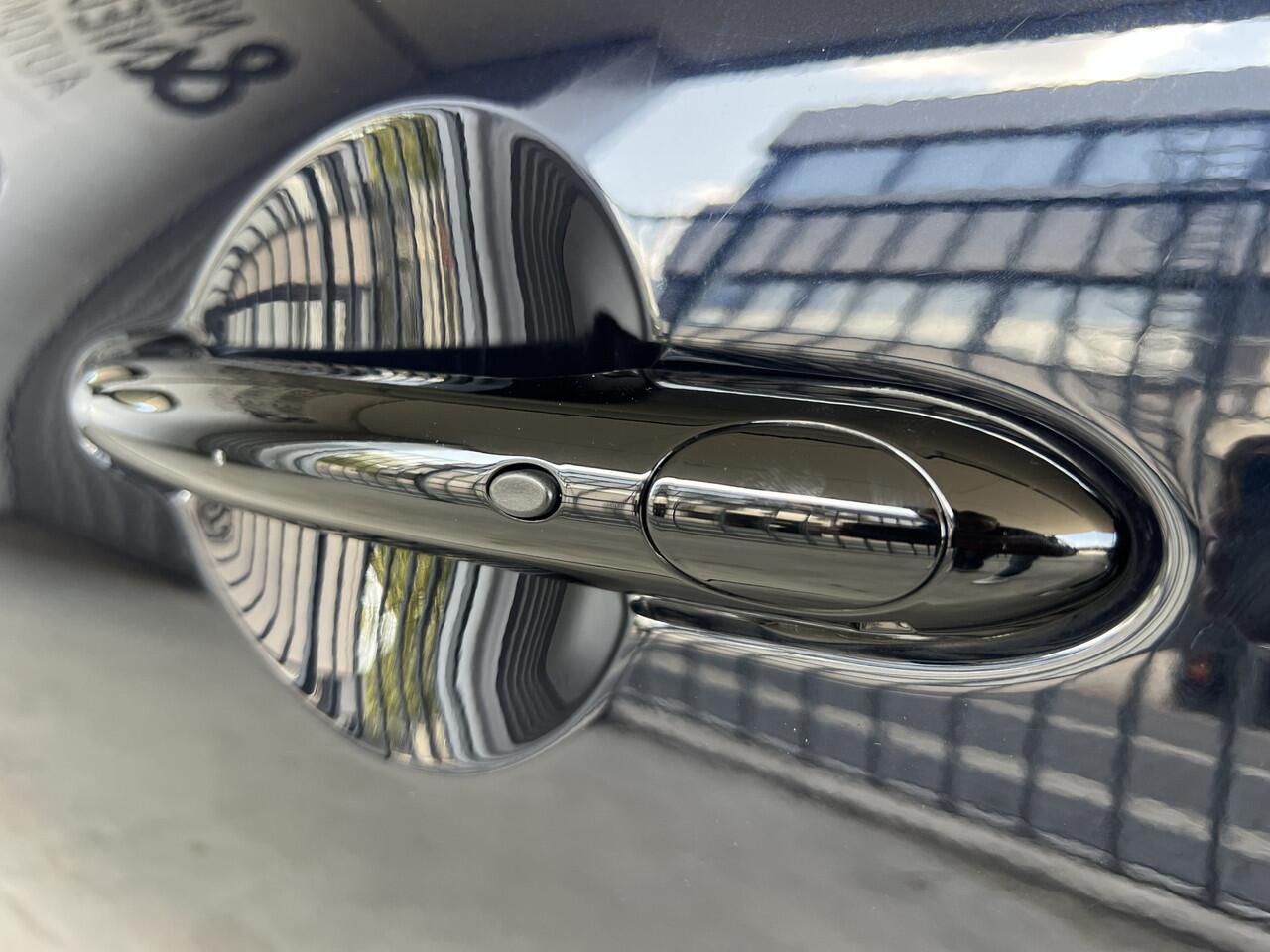 Mini John Cooper Works Mini 1.5 Dalston Edition | JCW PACK | LEDER | HARMAN/KARDON | CARPLAY/ANDROID | NAVI | CRUISE CONTROL | PDC V+A | CLIMATE CONTROL | LMV 17'' | STOELVERWARMING | KEYLESS | LED