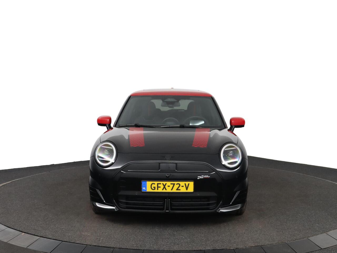 Mini John Cooper Works Mini E Cooper XL 40.7 kWh | Head-Up Display |Stuurwielrand Verwarmd | Glazen Panoramadak | Comfort Access |