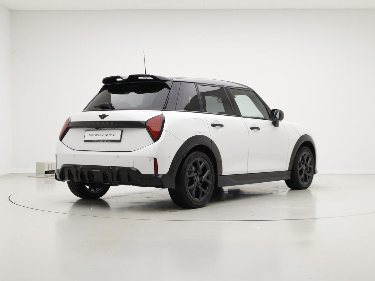 Mini John Cooper Works 5-deurs C Cooper M | 17" | Comfort Acces | Panorama | Stoel/Stuurverwarming | Head-Up