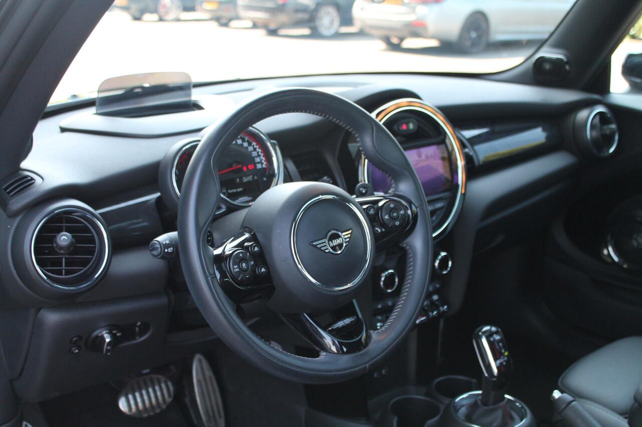 Mini John Cooper Works Hatchback Chili Automaat / Panoramadak / Achteruitrijcamera / Adaptieve LED / Active Cruise Control / Comfort Access / Head-Up / Adaptief onderstel