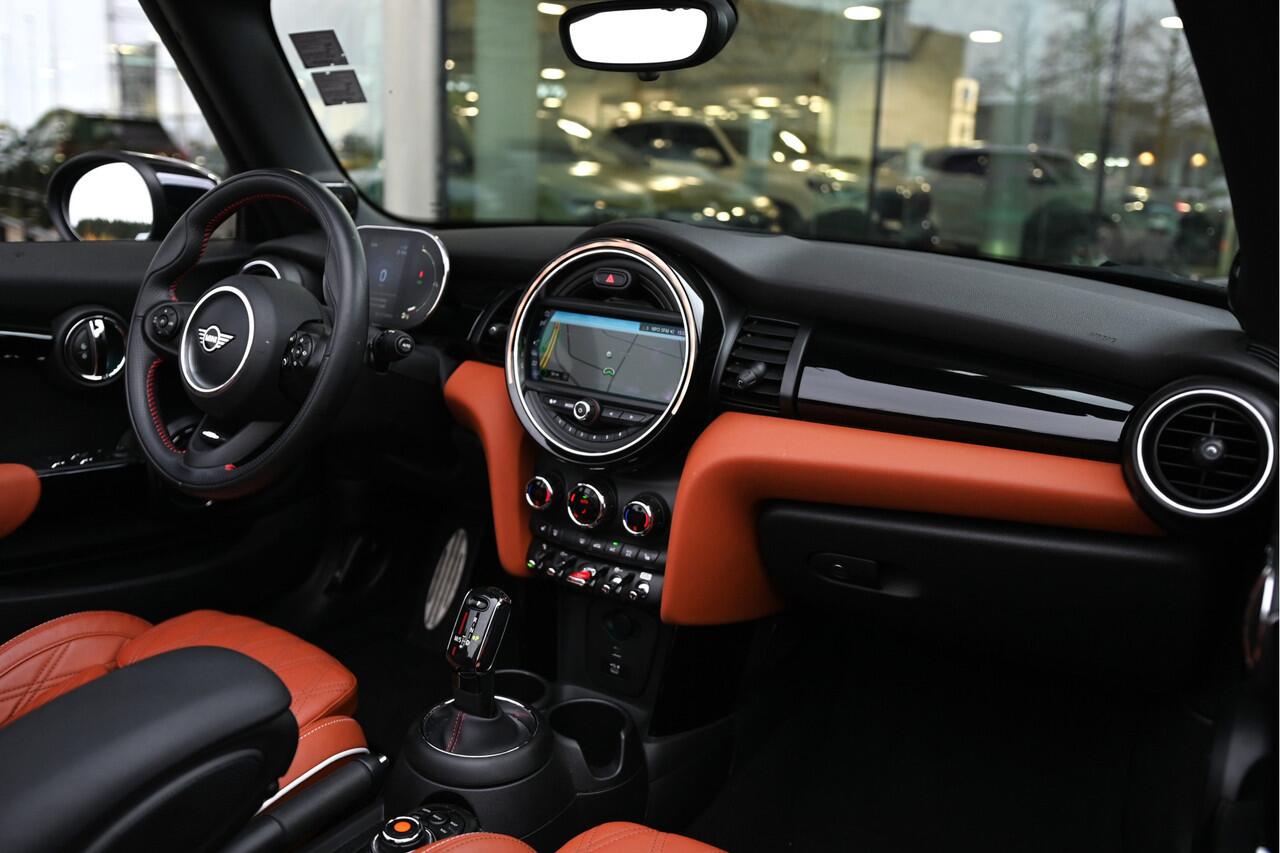 Mini John Cooper Works Cabrio S JCW Automaat / Achteruitrijcamera / Comfort Access / LED / Harman-Kardon / Park Assistant / Stoelverwarming