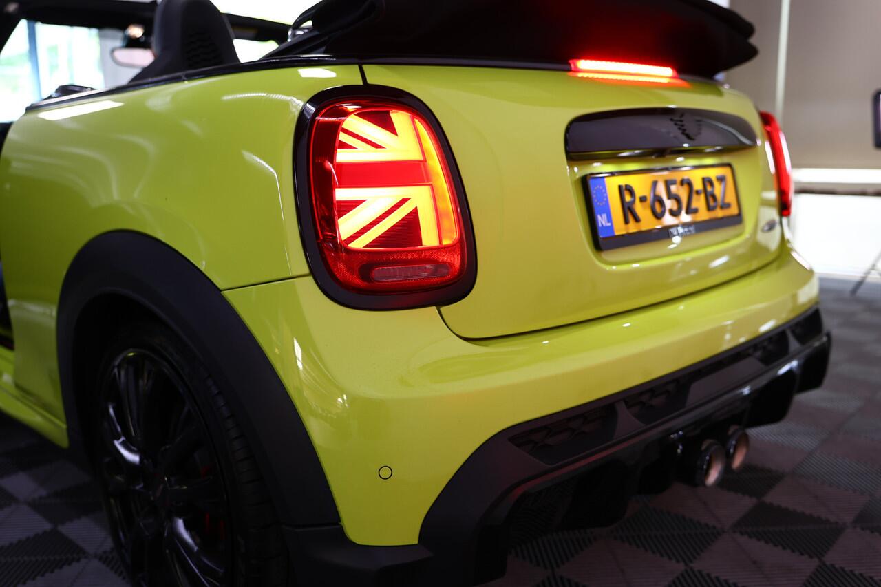 Mini John Cooper Works Mini Cabrio 2.0 JCW avm Origineel NL Unieke Kleur Lage KM! '22