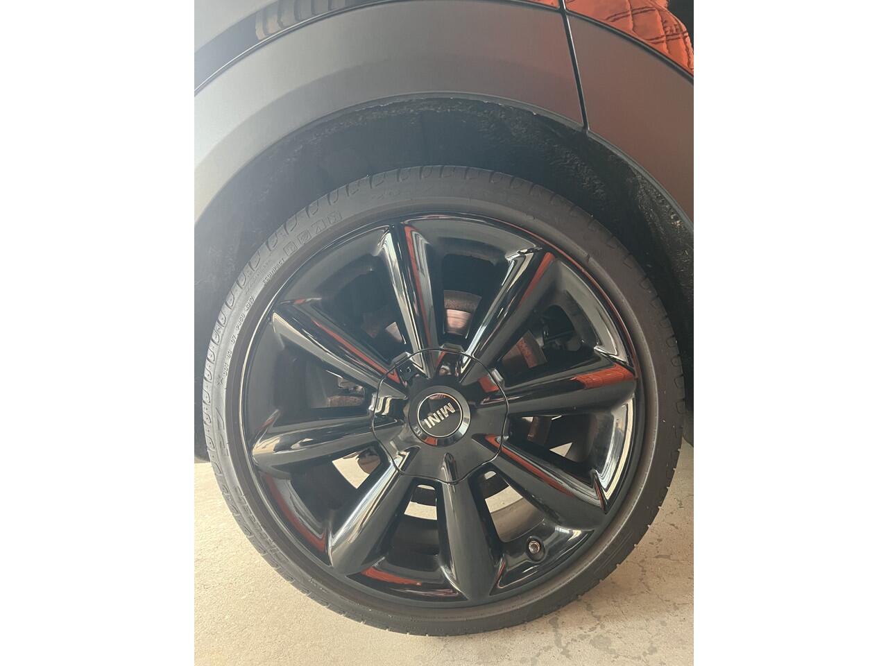 Mini John Cooper Works Mini 1.5 Cooper Pack | AUTOMAAT | LEDER | SCHUIF/KANTELDAK | CARPLAY/ANDROID | NAVI | CRUISE CONTROL | PDC V+A | CLIMATE CONTROL | LMV 18'' | KEYLESS | BLUETOOTH