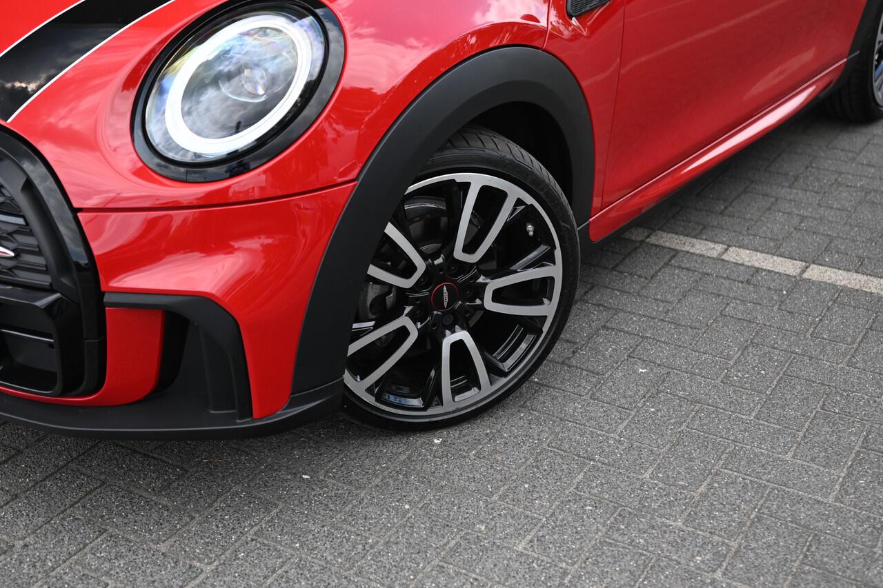 Mini John Cooper Works Hatchback JCW Automaat / Panoramadak / Sportstoelen / Adaptief onderstel / Multifunctioneel stuurwiel / LED / Cruise Control / Navigatie