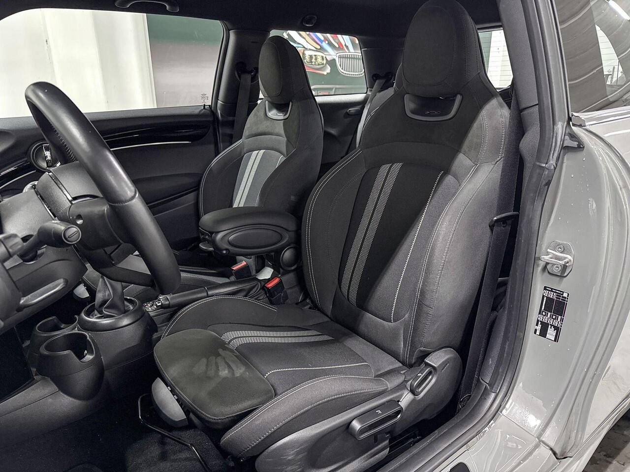 Mini John Cooper Works 3-deurs Cooper | JCW aërodynamicaset | Navigatiesysteem | AppleCarplay