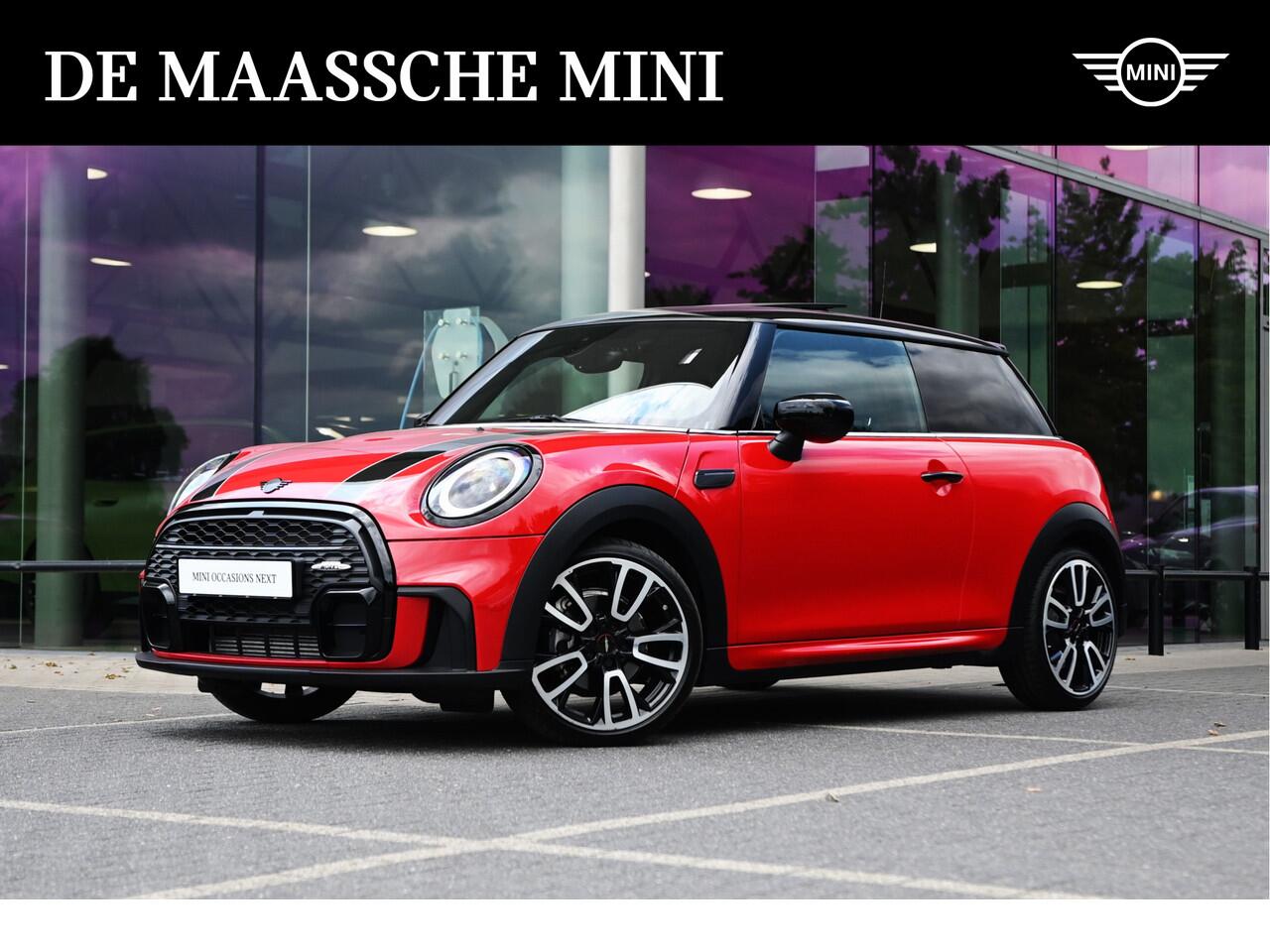 Mini John Cooper Works Hatchback JCW Automaat / Panoramadak / Sportstoelen / Adaptief onderstel / Multifunctioneel stuurwiel / LED / Cruise Control / Navigatie