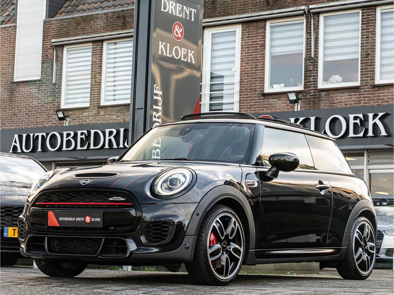 Mini John Cooper Works Mini 2.0 Cooper Chili ORG NL PANO HARMAN KARDON CAMERA LED ADAP CRUISE
