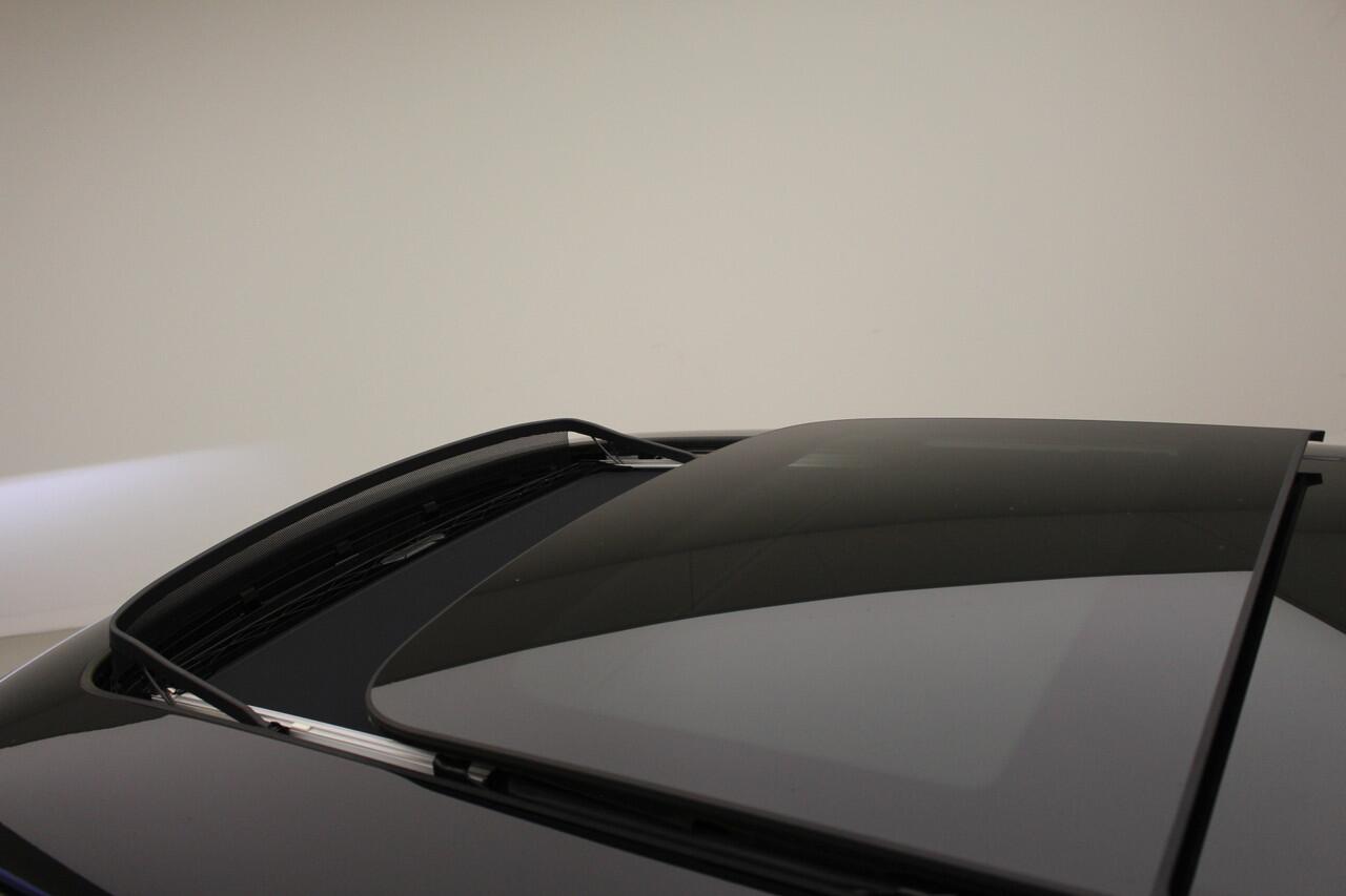 Mini John Cooper Works 3-deurs C Cooper M | 17" | Comfort Acces | Panorama | Stoel/Stuurverwarming | Head-Up