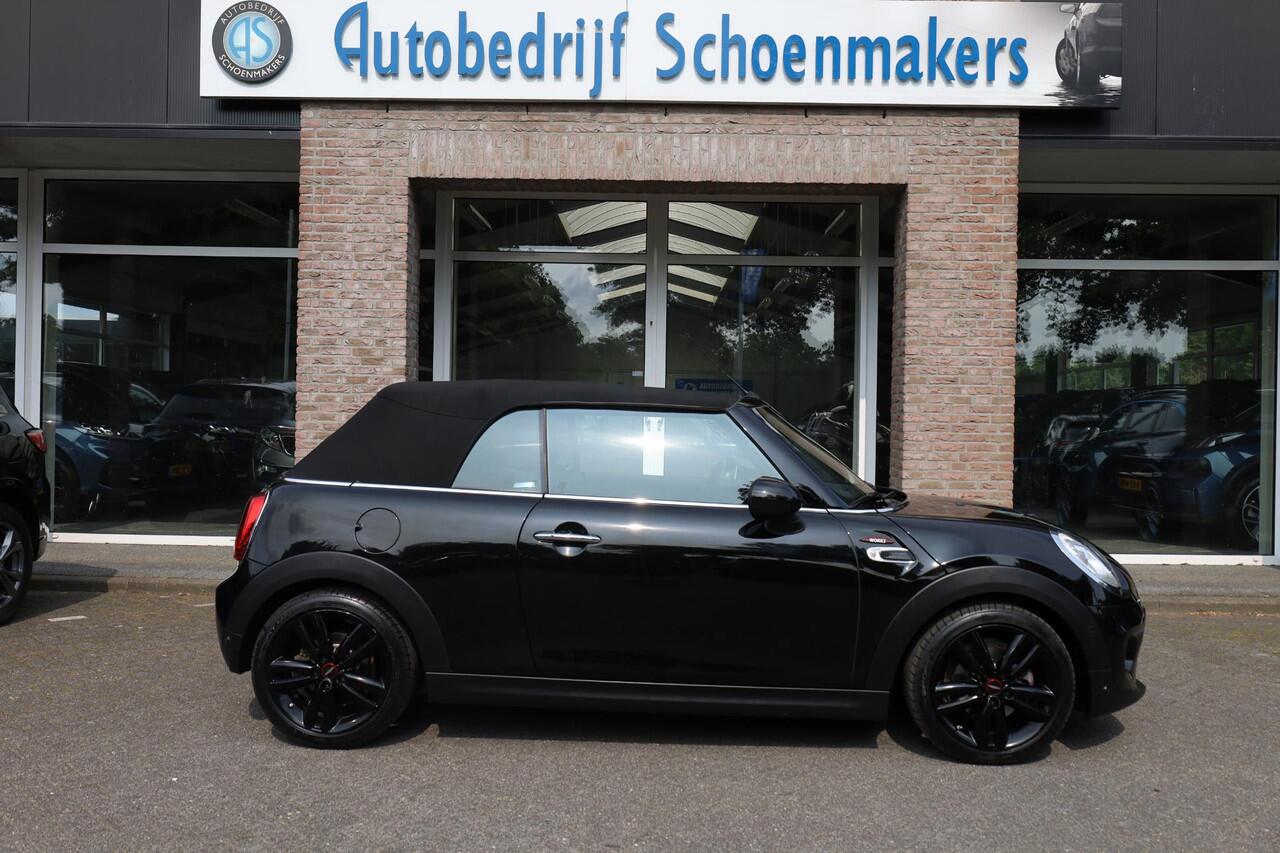 Mini John Cooper Works Mini Cabrio 1.5 JCW Chili HARMAN&KARDON STOELVERW. HALFLEER NAVI CRUISE CLIMA VOICE 2xPDC 17''LMV WINDSCHERM SFEERVERL.