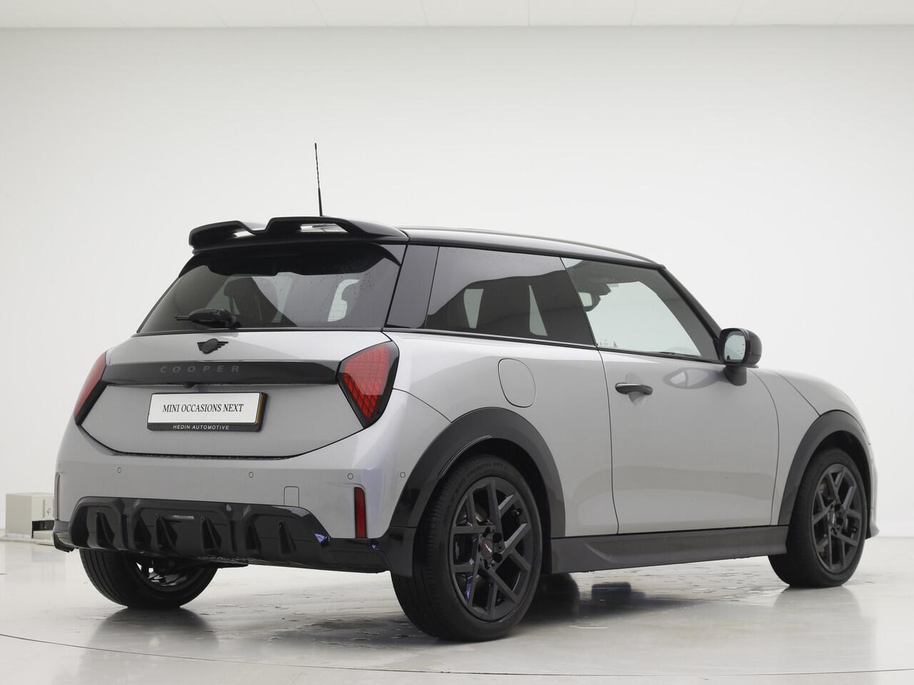 Mini John Cooper Works 3-deurs C Cooper M | 17" | Comfort Acces | Panorama | Stoel/Stuurverwarming | Head-Up