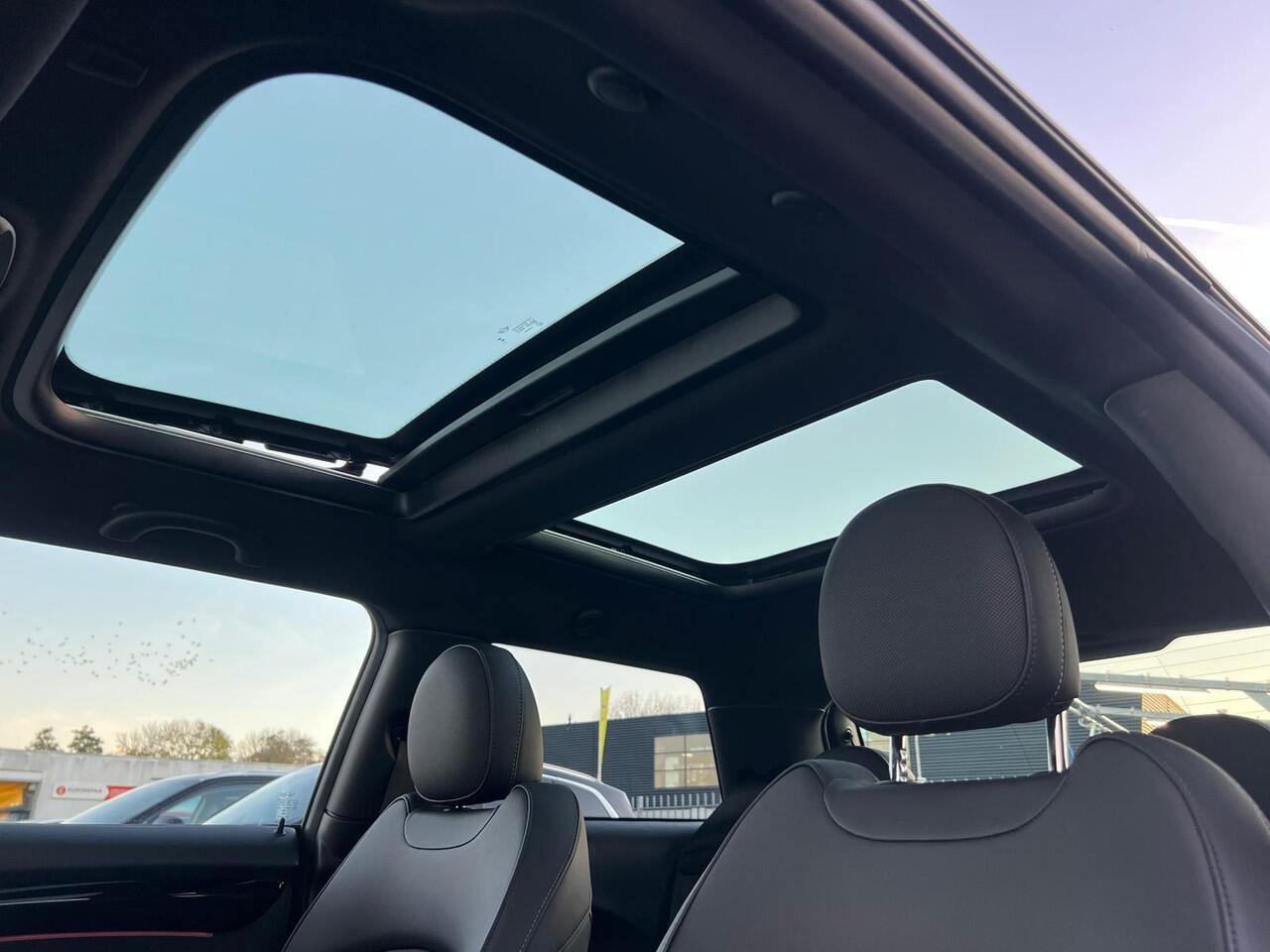 Mini John Cooper Works Mini 1.5 Cooper PANODAK | LEDER | HARMAN KARDON | DEALER ONDERH | CAMERA | HEAD - UP |