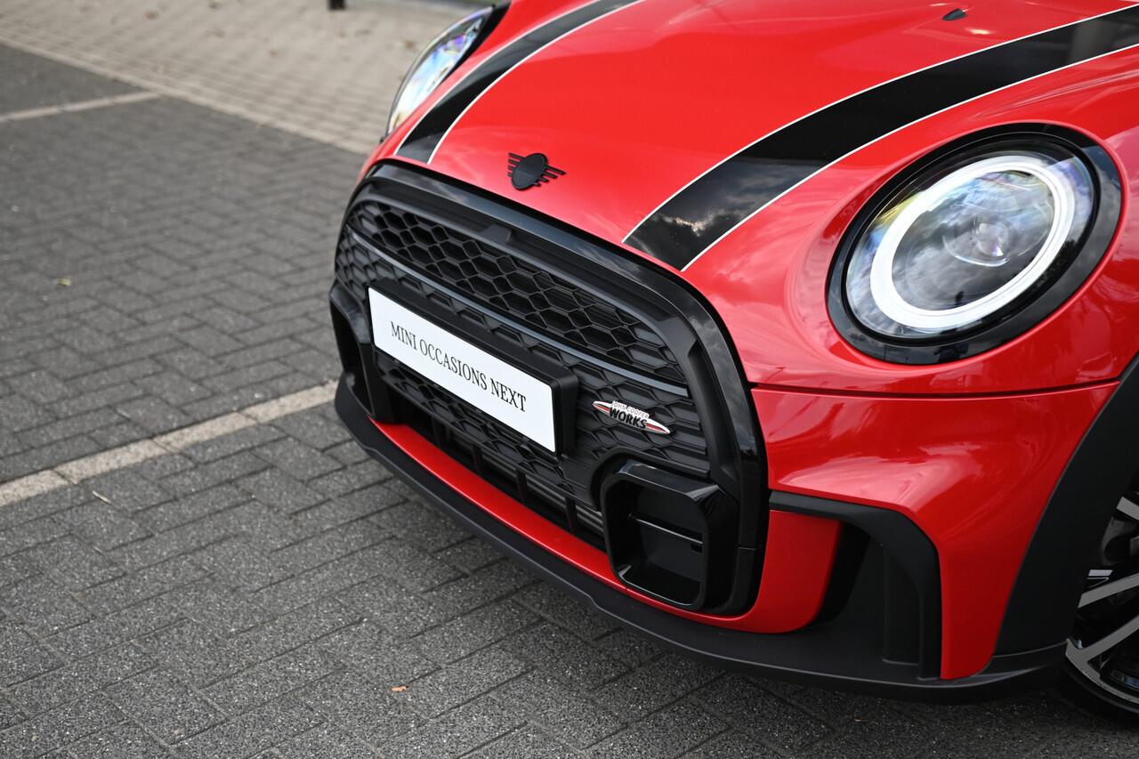 Mini John Cooper Works Hatchback JCW Automaat / Panoramadak / Sportstoelen / Adaptief onderstel / Multifunctioneel stuurwiel / LED / Cruise Control / Navigatie