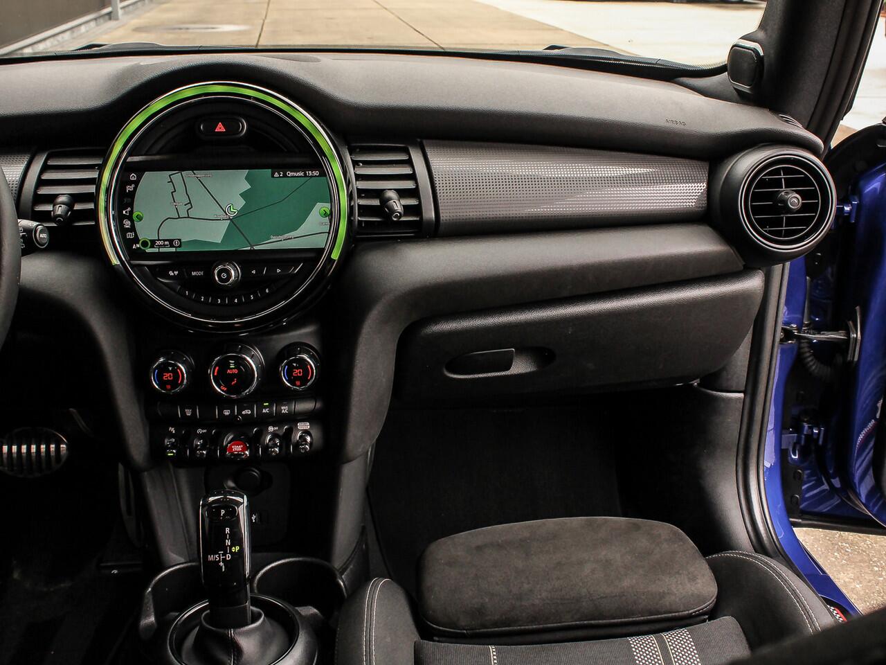 Mini John Cooper Works 1.5 136PK Automaat JCW Pakket | HARMAN EN KARDON | KEYLESS | SFEERVERLICHTING | NAVI | PDC |