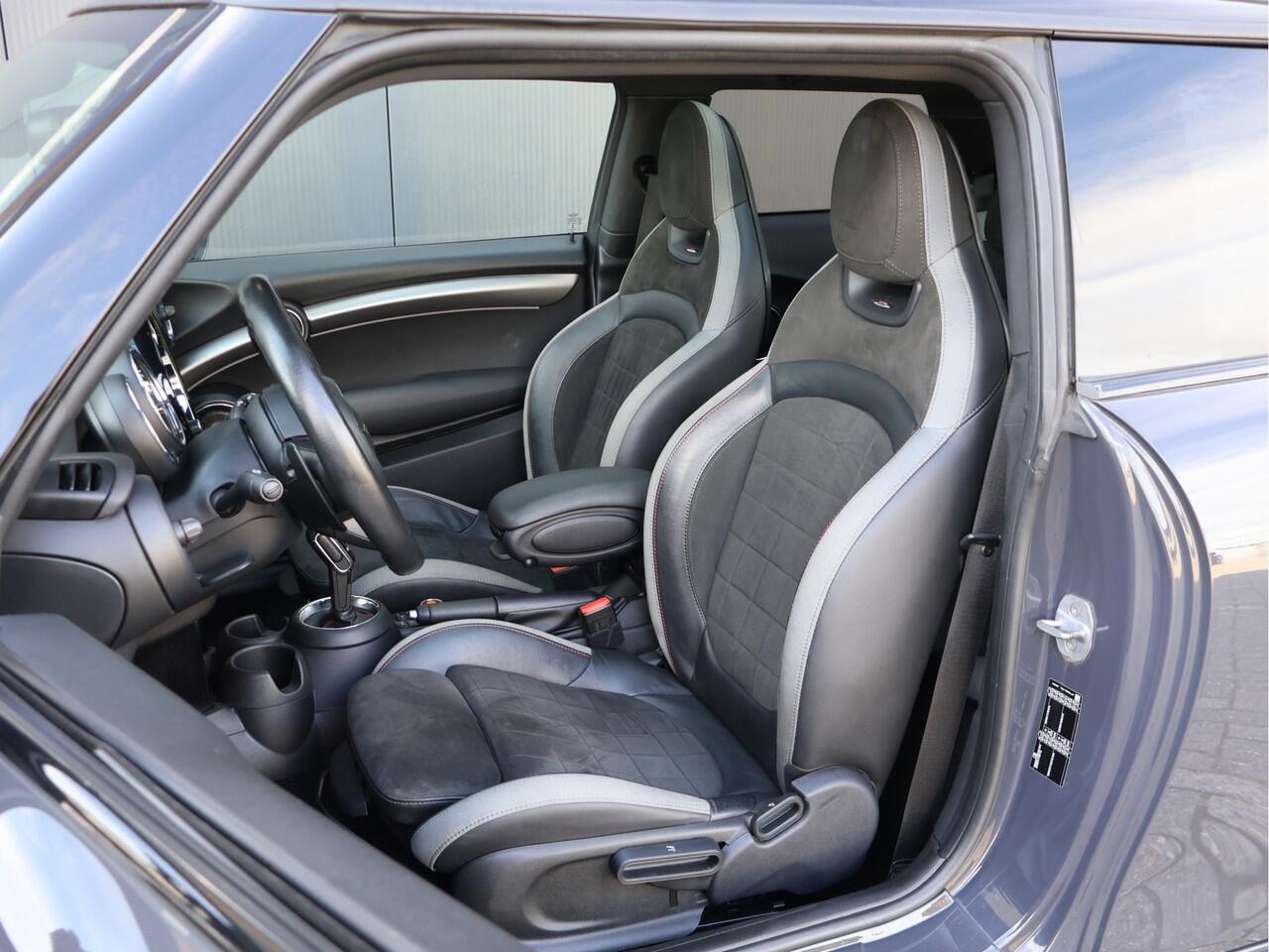 Mini John Cooper Works Mini 2.0 231PK | ACC | HUD | Harman/Kardon | Pano | Keyless |