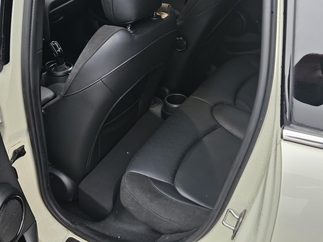 Mini John Cooper Works Mini 1.5 Cooper Trim + BLACK OPTIC + PANO DAK + LED + VOLLEER