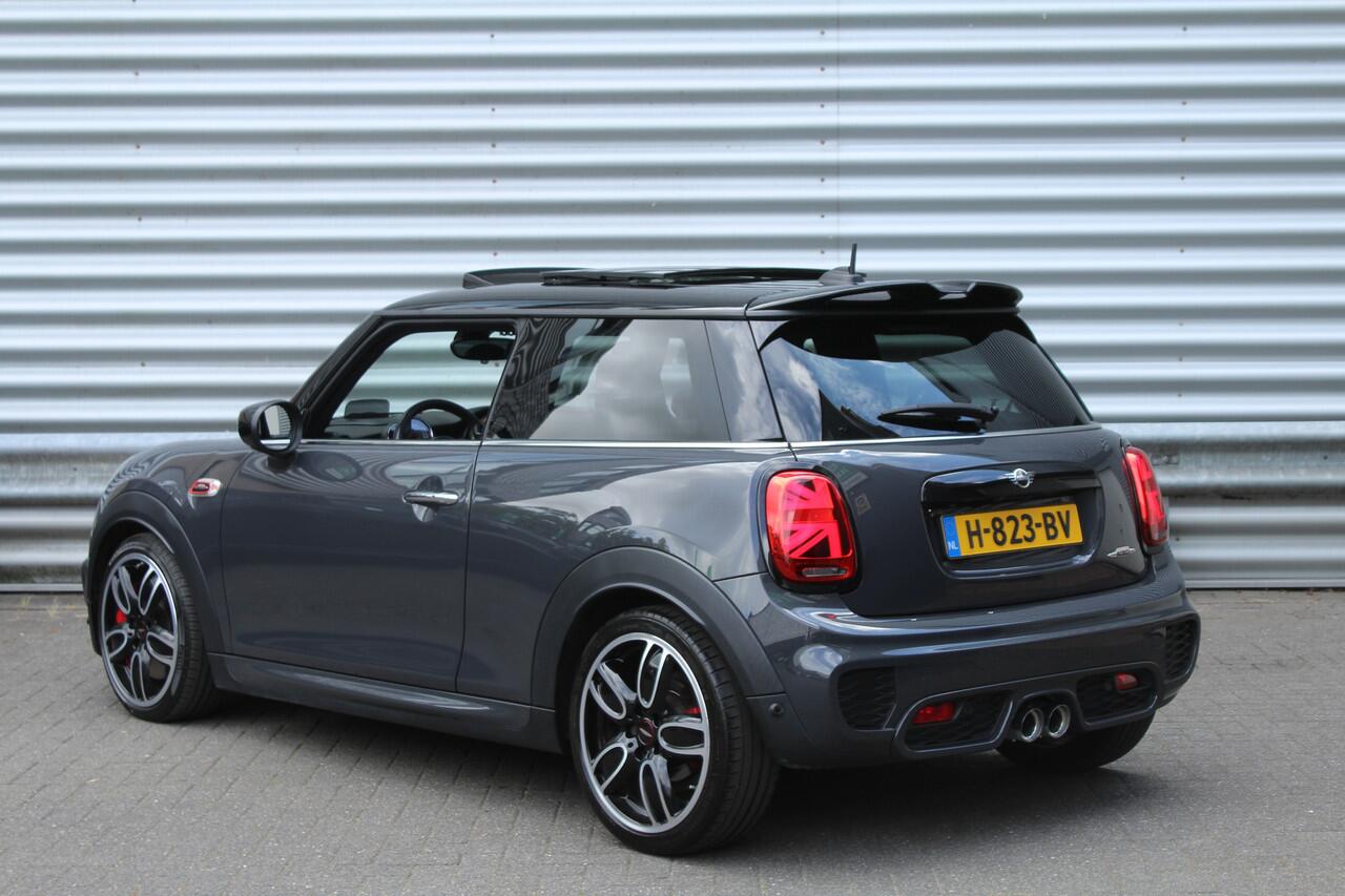 Mini John Cooper Works 2.0 232pk JCW Chili AUTOMAAT NL-Auto NAP 44dkm Panoramadak Clima Cruise Navi Camera HUD LMV