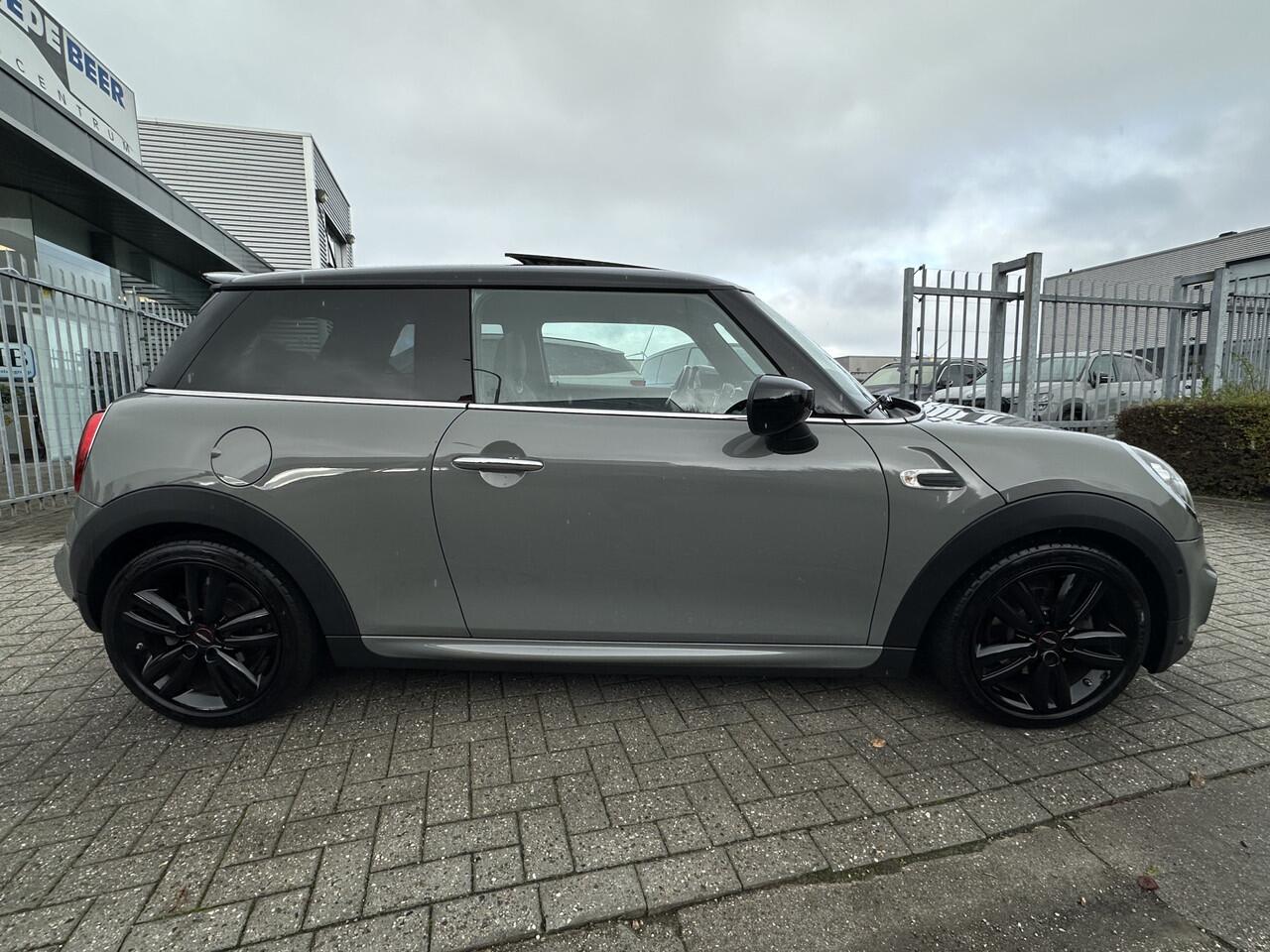 Mini John Cooper Works 1.5 JCW Pano-Dak | Stoelverw. | LED | Sfeerverlichting |