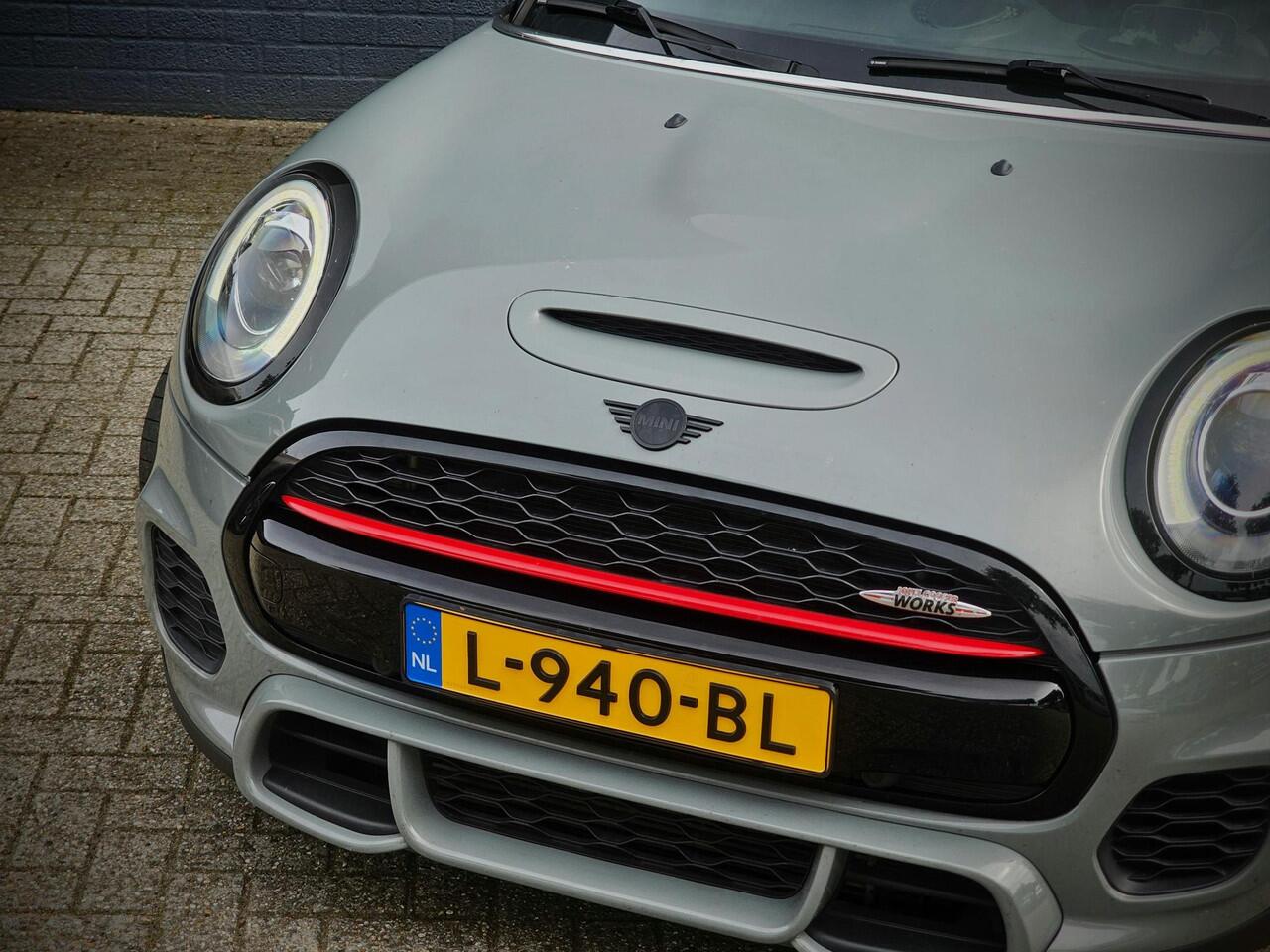 Mini John Cooper Works Mini 2.0 Chili / ADAPT. CRUISE / PANO / HUD / LEDER / STOELVERW.