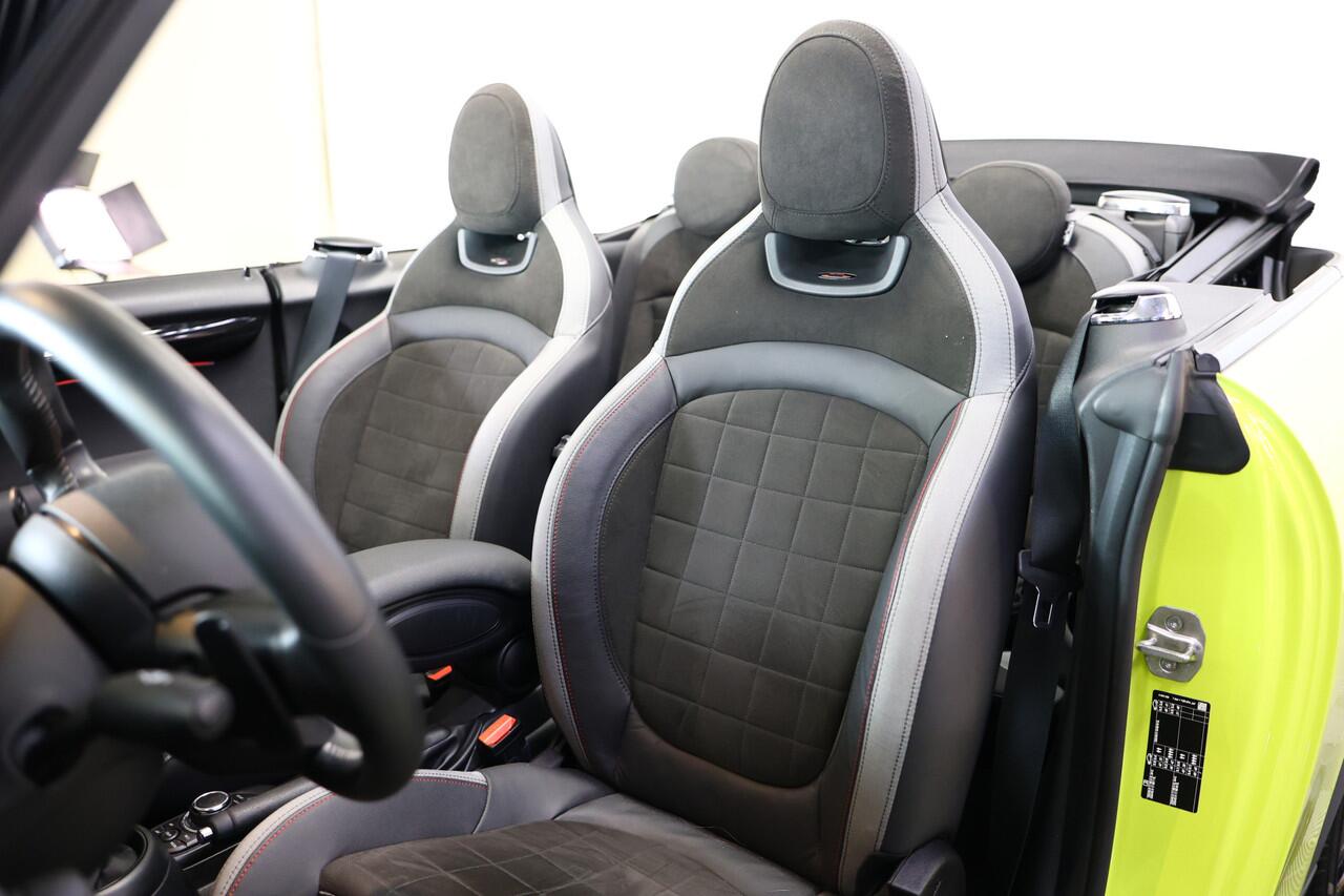 Mini John Cooper Works Mini Cabrio 2.0 JCW avm Origineel NL Unieke Kleur Lage KM! '22