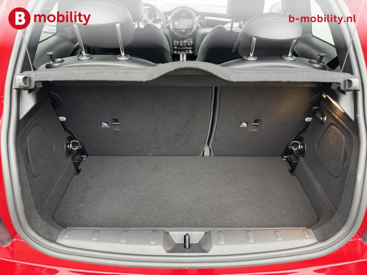 Mini John Cooper Works 2.0 Cooper 232PK JCW Pack Head-Up Display | Adaptive Cruise | Adaptief Onderstel | Stuur/Stoelverwarming | Comfort Access | Achteruitrijcamera