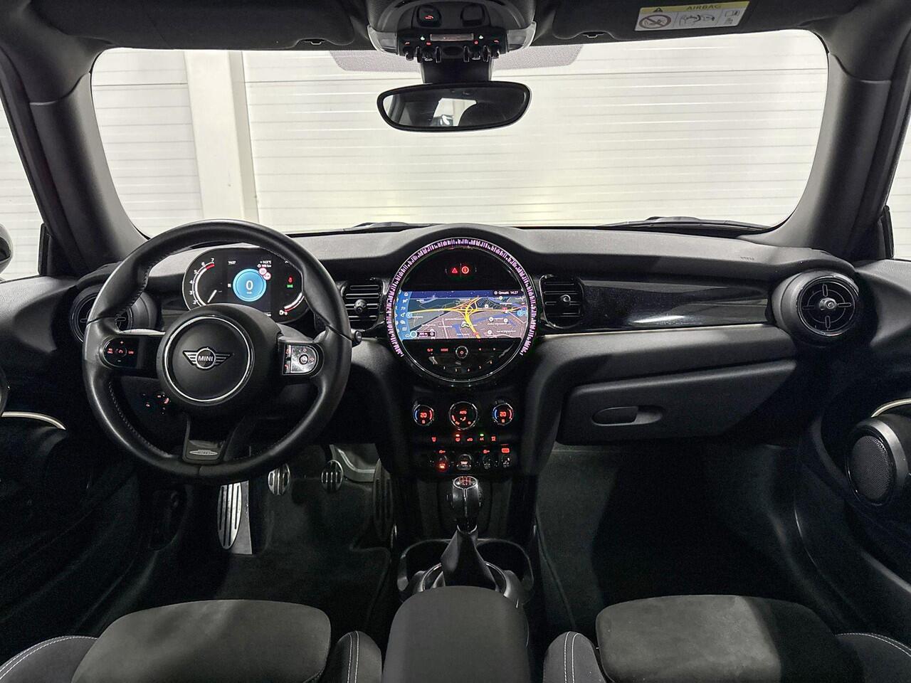 Mini John Cooper Works 3-deurs Cooper | JCW aërodynamicaset | Navigatiesysteem | AppleCarplay