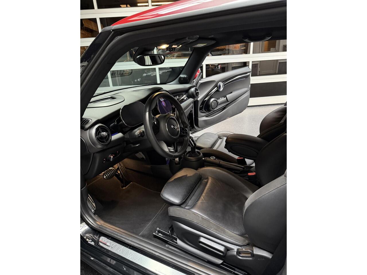 Mini John Cooper Works Mini 2.0 S Trim Resolute Go Edition