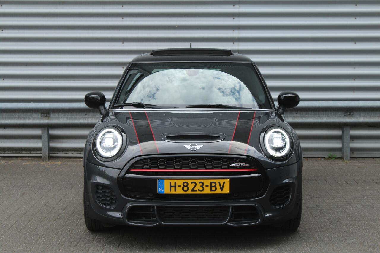 Mini John Cooper Works 2.0 232pk JCW Chili AUTOMAAT NL-Auto NAP 44dkm Panoramadak Clima Cruise Navi Camera HUD LMV