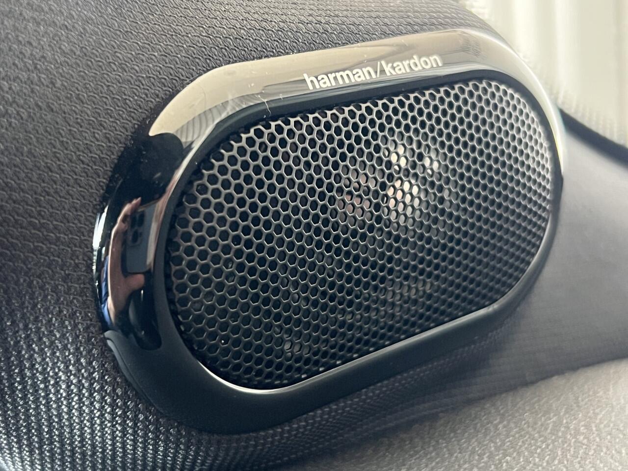 Mini John Cooper Works Mini 1.5 Dalston Edition | JCW PACK | LEDER | HARMAN/KARDON | CARPLAY/ANDROID | NAVI | CRUISE CONTROL | PDC V+A | CLIMATE CONTROL | LMV 17'' | STOELVERWARMING | KEYLESS | LED