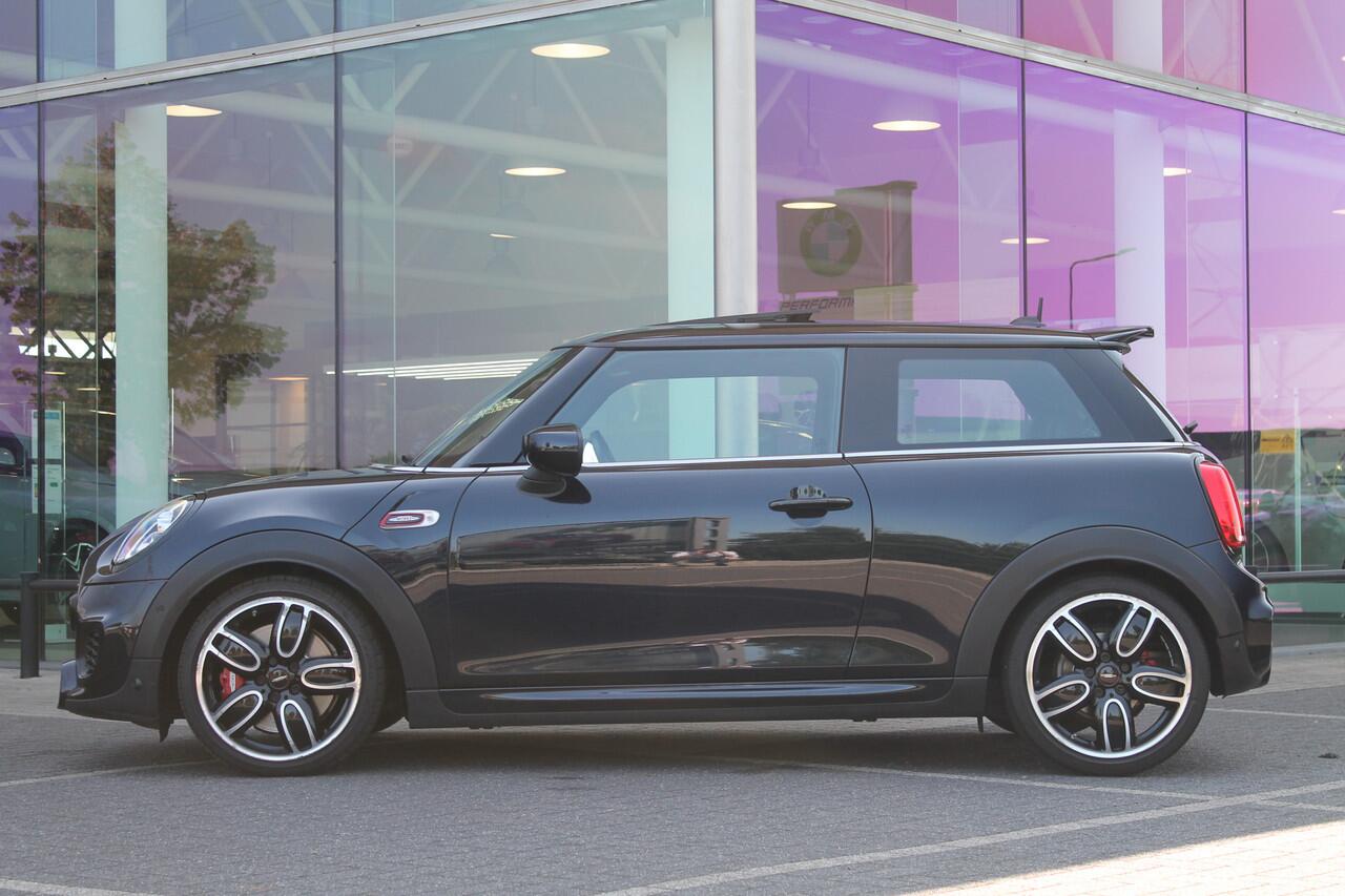 Mini John Cooper Works Hatchback Chili Automaat / Panoramadak / Achteruitrijcamera / Adaptieve LED / Active Cruise Control / Comfort Access / Head-Up / Adaptief onderstel