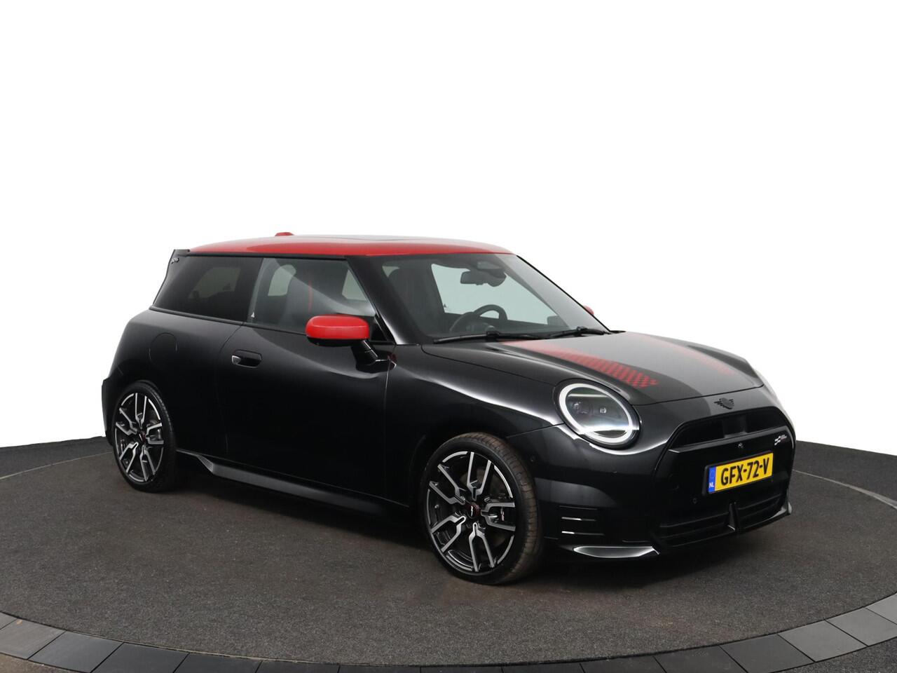 Mini John Cooper Works Mini E Cooper XL 40.7 kWh | Head-Up Display |Stuurwielrand Verwarmd | Glazen Panoramadak | Comfort Access |