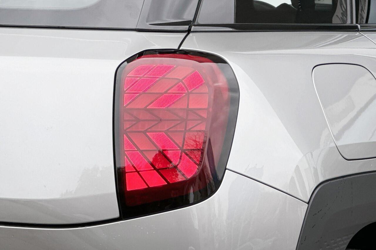 Mini MINI Aceman E Classic Pakket S / Stuurwielrand Verwarming / Comfort Acces / Binnen & Buitenspiegel Automatisch Dimmend / Driving Assistant / Head Up Display / 18 Inch / Selections