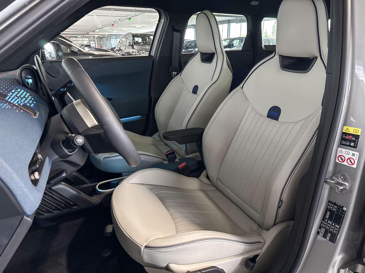 Mini MINI Aceman E Favoured M 42.5 kWh