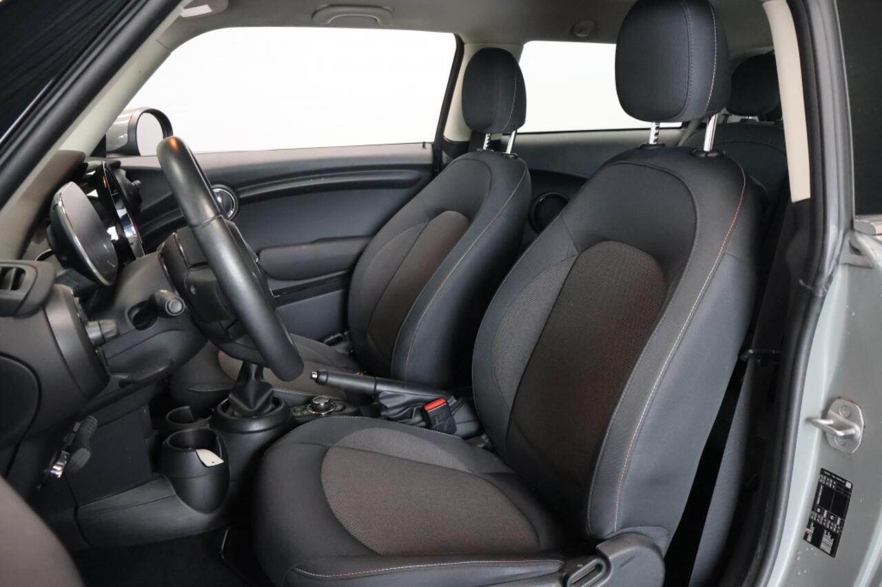 Mini MINI 1.5 One First Essential | LED | Carplay | 17" LM