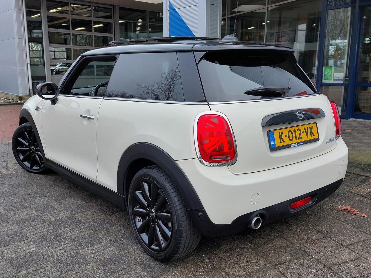 Mini MINI 1.5 136pk Cooper Chili | Navi | Apple Carplay | Clima | Cruise | Panorama Schuifdak | Lederen Bekleding | Led Koplampen | Keyless Entry | Pdc | Privacy Glass | 17''lm