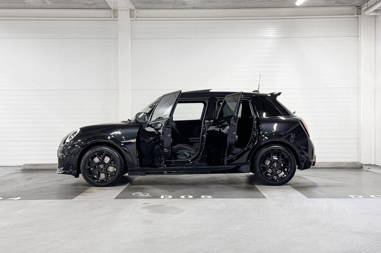 Mini MINI 5-deurs C | John Cooper Works Uitvoering | Pakket M | 17" Sprint Spoke black
