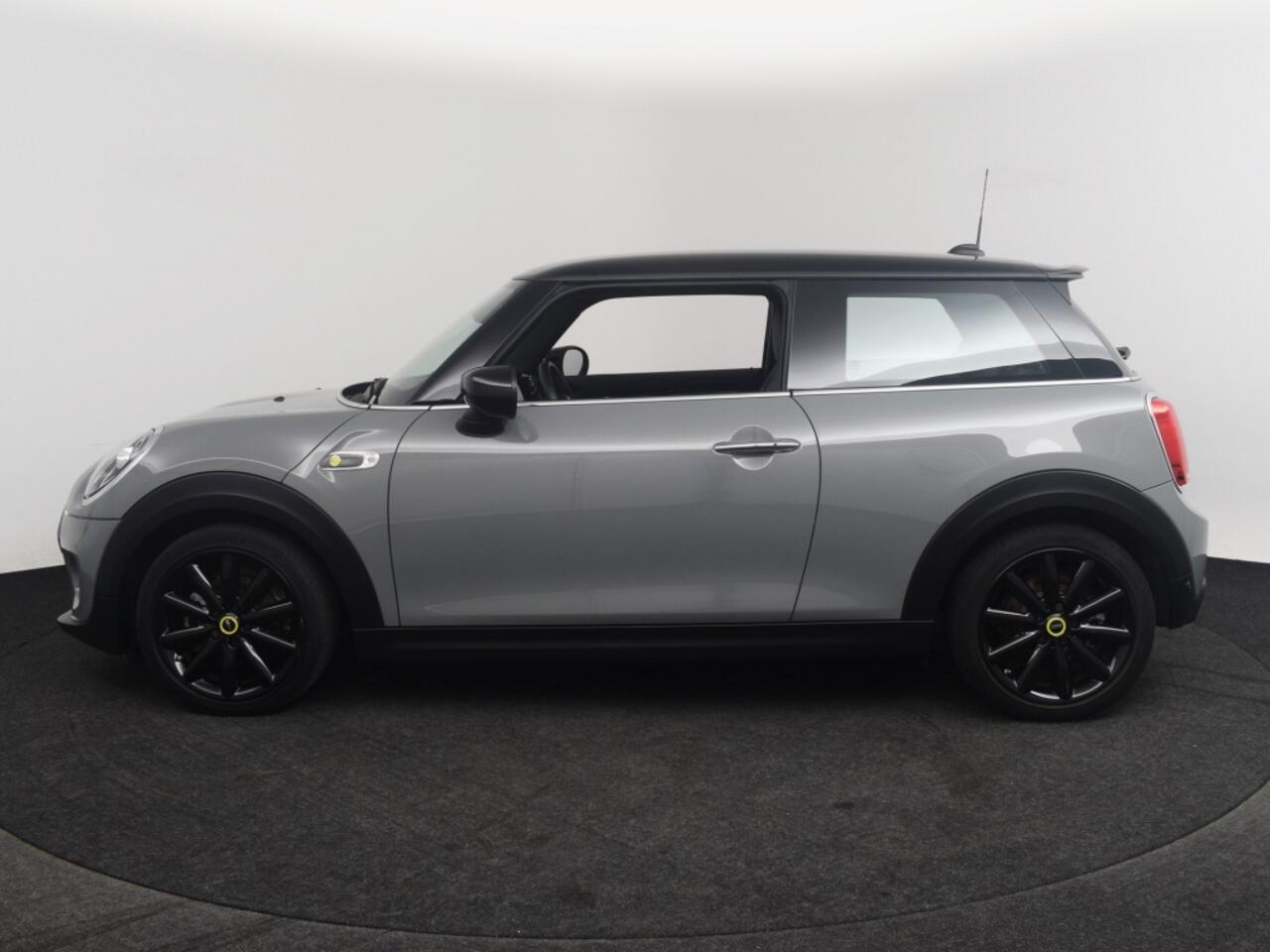 Mini MINI Essential 33 kWh | Camera o Keyless o CarPlay o Stoelverwarming
