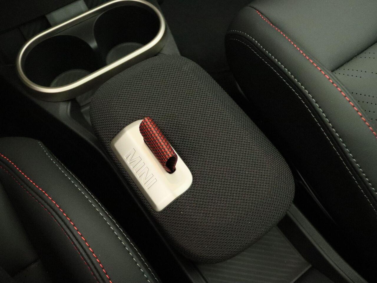 Mini MINI S 5-deurs John Cooper Works Uitvoering + Pakket M