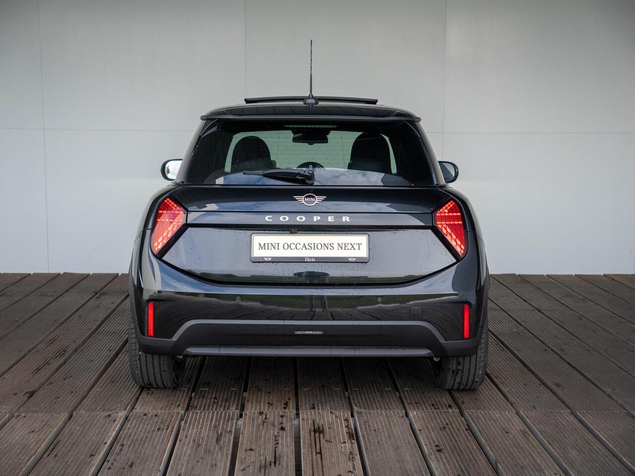 Mini MINI 3-deurs C Favoured Trim + Package M