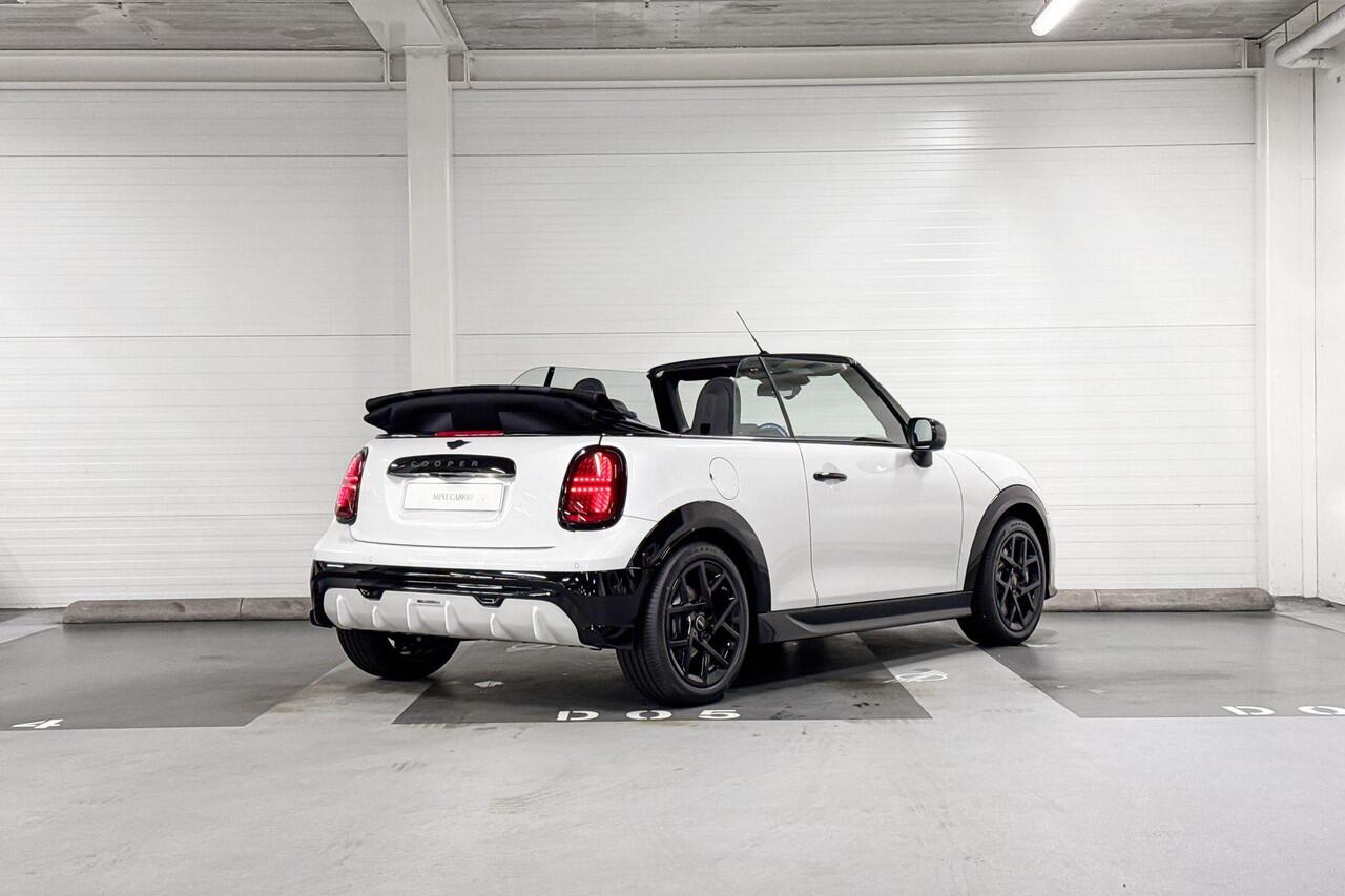 Mini MINI Cabrio C | John Cooper Works Uitvoering | Pakket XL | 17" JCW Sprint Spoke black